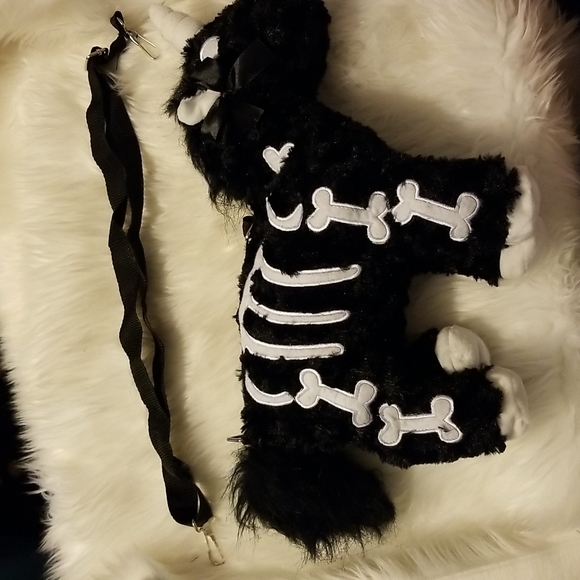 UNISKELTON Plush Purse (Black & White) one of a kind! - Picture 16 of 16